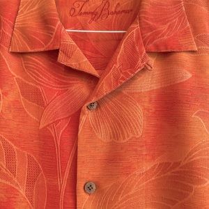 Tommy Bahamas men’s button-down resort shirt, large